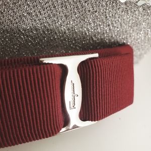 Holiday | Vara Bow | hairclip, barrette | vintage